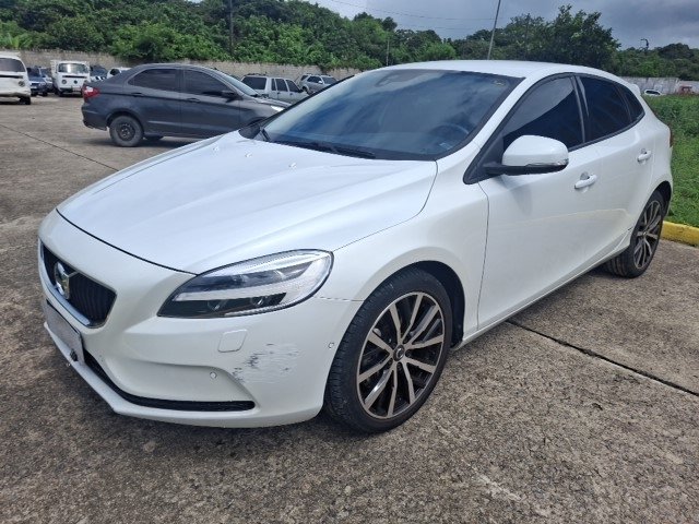 V40 2.0 T4 MOMENTUN ANO 2018/2018 V40 2.0 T4 MOMENTUN ANO 2018/2018