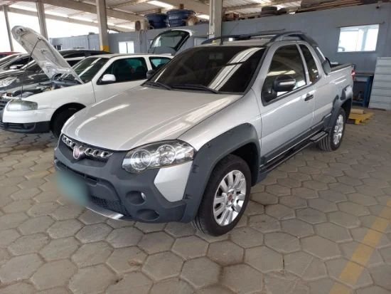 Fiat Strada ADVENTURE 1.8 FLEX ANO 2014/2015 Fiat Strada ADVENTURE 1.8 FLEX ANO 2014/2015