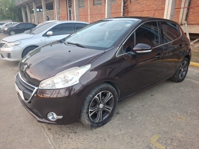 PEUGEOT 208 GRIFFE 1.6 AT ANO 2014/2015 PEUGEOT 208 GRIFFE 1.6 AT ANO 2014/2015