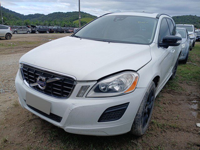 VOLVO XC60 3.0 T5 R-DESIGN ANO 2012/2013 VOLVO XC60 3.0 T5 R-DESIGN ANO 2012/2013