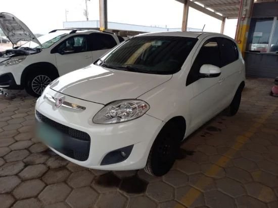 Fiat Palio ATTRACT 1.0 ANO 2015/2016 Fiat Palio ATTRACT 1.0 ANO 2015/2016