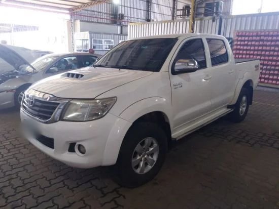 Toyota Hilux CD 4X4 3.0 SRV ANO 2013/2014 Toyota Hilux CD 4X4 3.0 SRV ANO 2013/2014