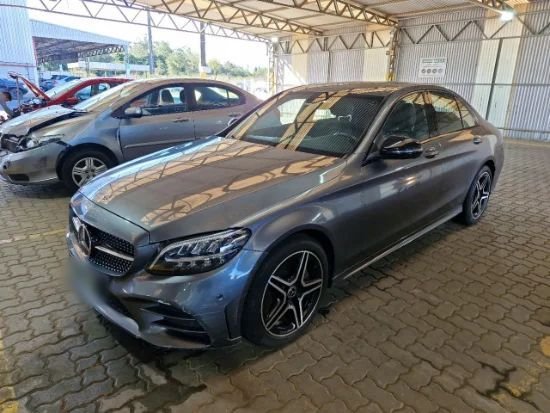 Mercedes Benz C300 2.0 ANO 2018/2019  Mercedes Benz C300 2.0 ANO 2018/2019